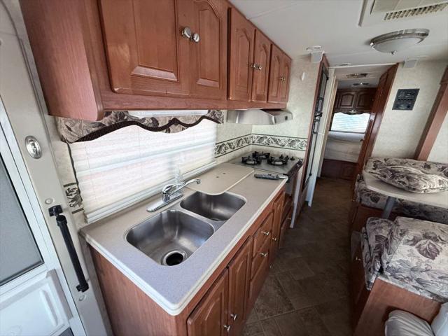 2006 Ford E-450 Cutaway Commercial