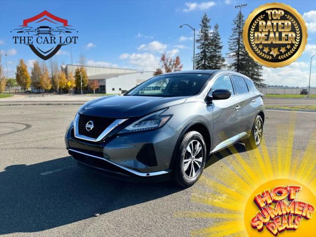MURANO ITALYとあります。高さは15㎝弱、幅 奥行は6㎝弱です。 Amazon