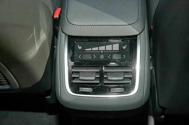 2026 Volvo XC90 Plus, B6 AWD Gas (mild hybrid), Gasoline, Bright, 7 Seats