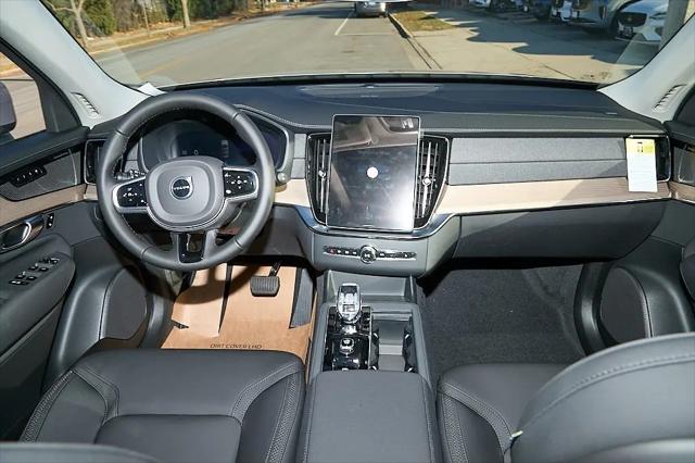 2026 Volvo XC90 Plus, B6 AWD Gas (mild hybrid), Gasoline, Bright, 7 Seats