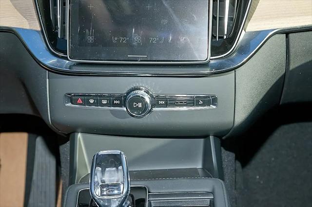 2026 Volvo XC90 Plus, B6 AWD Gas (mild hybrid), Gasoline, Bright, 7 Seats