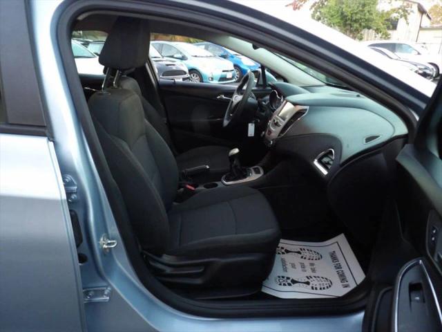 2017 Chevrolet Cruze LS Manual