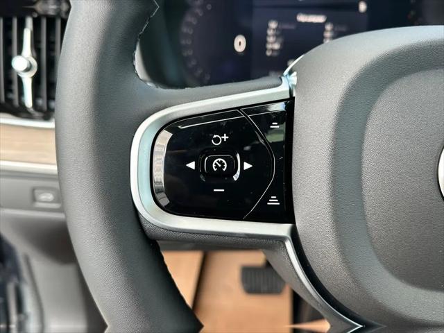 2026 Volvo XC90 Ultra Dark Theme, B6 AWD Gas (mild hybrid), Gasoline, 7 Seats