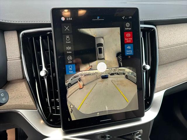 2026 Volvo XC90 Ultra Dark Theme, B6 AWD Gas (mild hybrid), Gasoline, 7 Seats