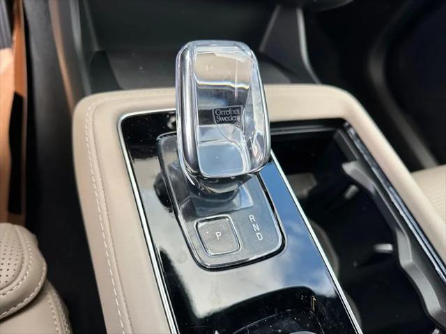 2026 Volvo XC90 Ultra Dark Theme, B6 AWD Gas (mild hybrid), Gasoline, 7 Seats