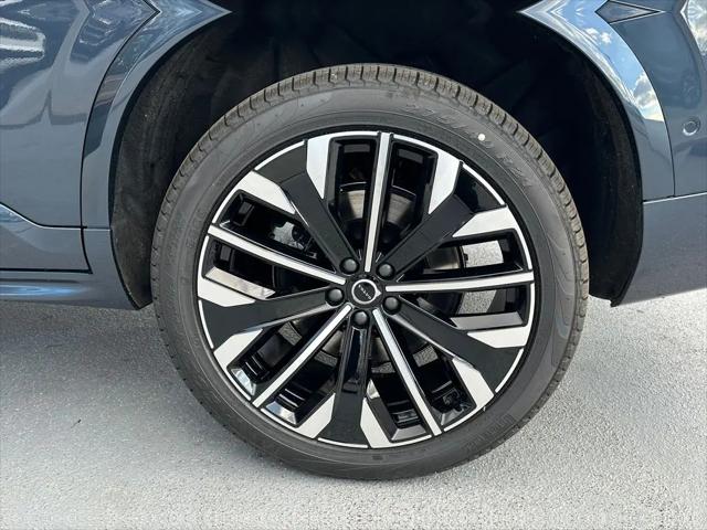 2026 Volvo XC90 Ultra Dark Theme, B6 AWD Gas (mild hybrid), Gasoline, 7 Seats