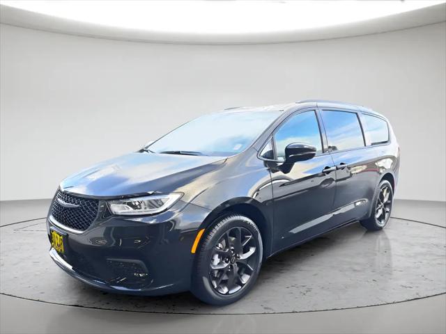 2026 Chrysler Pacifica Select AWD