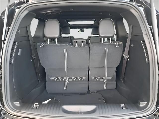 2026 Chrysler Pacifica Select AWD