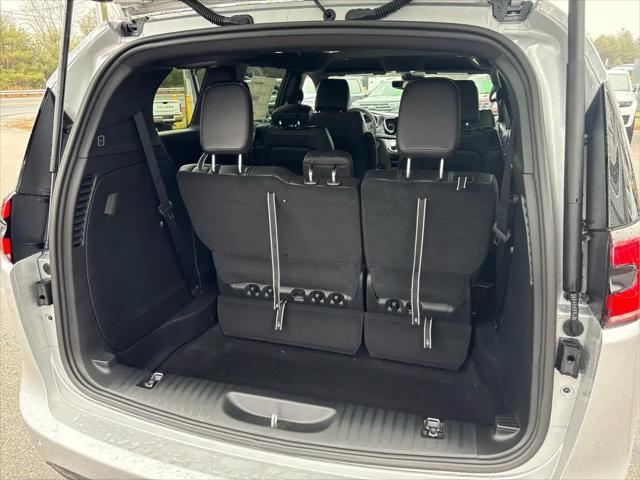 2026 Chrysler Pacifica Select AWD