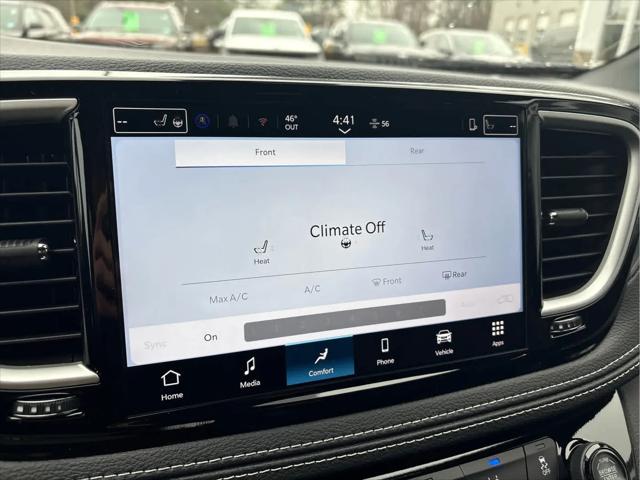 2026 Chrysler Pacifica Select AWD