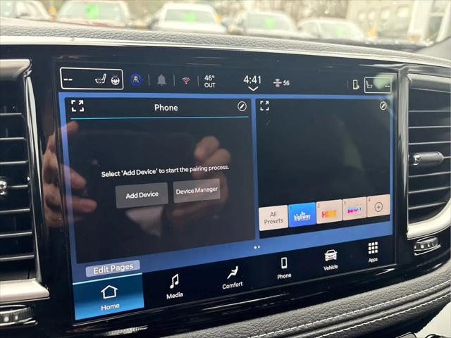 2026 Chrysler Pacifica Select AWD
