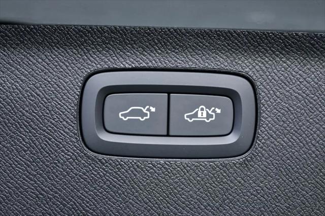 2026 Volvo XC90 Plus, B6 AWD Gas (mild hybrid), Gasoline, Bright, 7 Seats