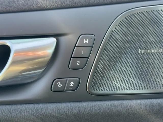 2026 Volvo V60 Cross Country Plus, B5 AWD Gas (mild hybrid)
