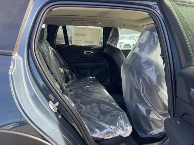 2026 Volvo V60 Cross Country Plus, B5 AWD Gas (mild hybrid)