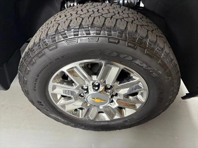 2026 Chevrolet Silverado 3500HD Crew Cab, Standard Bed, High Country, 4WD
