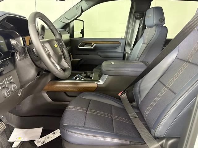 2026 Chevrolet Silverado 3500HD Crew Cab, Standard Bed, High Country, 4WD