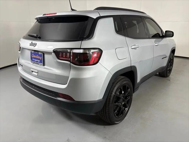 2026 Jeep Compass Latitude Altitude