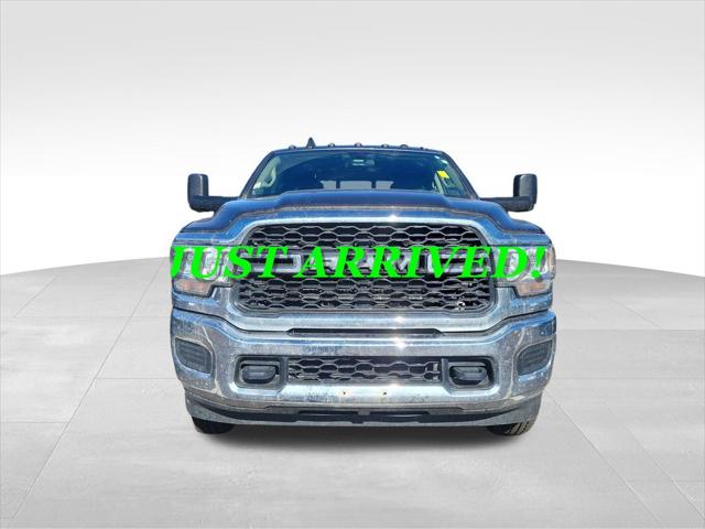 2019 RAM 3500 Tradesman Crew Cab 4x4 8 Box 2019 RAM 3500 Tradesman Crew Cab 4x4 8 Box