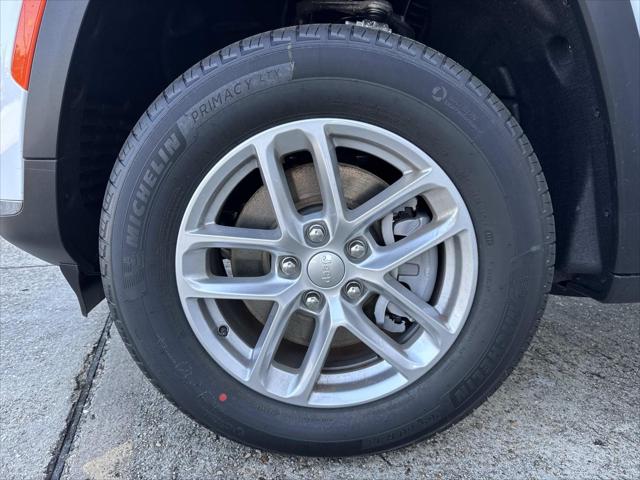 2025 Jeep Grand Cherokee GRAND CHEROKEE L LAREDO X 4X2