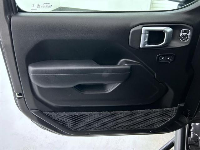 2025 Jeep Wrangler 4-Door Summit 4x4