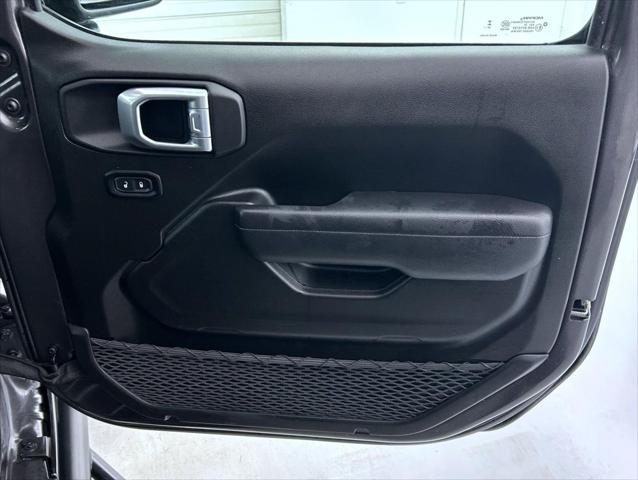 2025 Jeep Wrangler 4-Door Summit 4x4