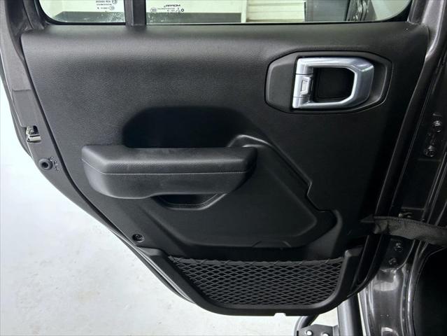 2025 Jeep Wrangler 4-Door Summit 4x4