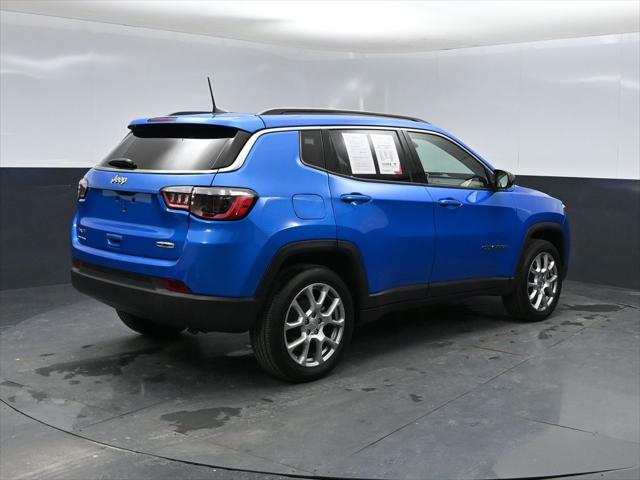 2022 Jeep Compass Latitude Lux 4x4 2022 Jeep Compass Latitude Lux 4x4