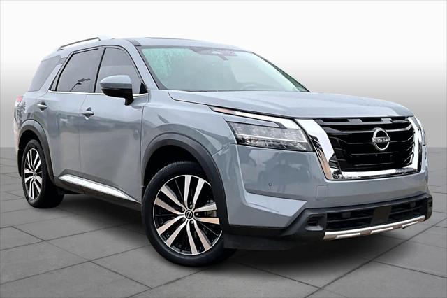 2023 Nissan Pathfinder Platinum FWD