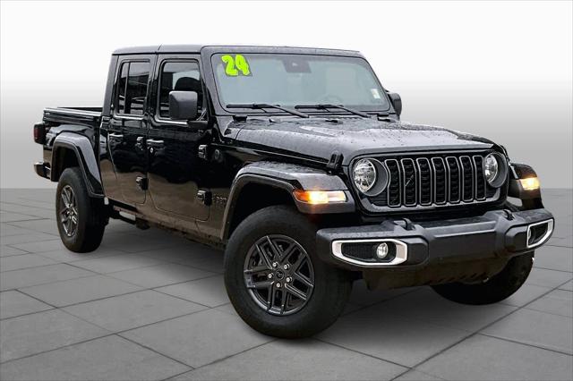 2024 Jeep Gladiator Sport S