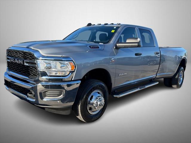 2022 RAM 3500 Tradesman Crew Cab 4x4 8 Box