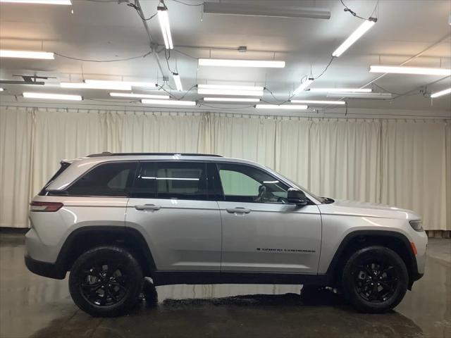 2026 Jeep Grand Cherokee Altitude 4x4