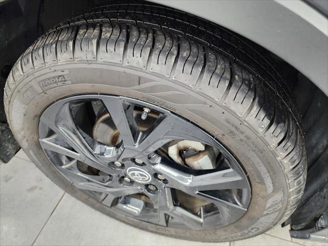 2021 Toyota C-HR XLE 2021 Toyota C-HR XLE