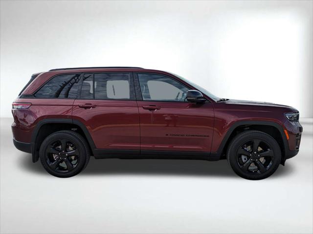 2022 Jeep Grand Cherokee Altitude 4x2