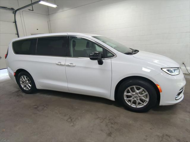 2024 Chrysler Pacifica Touring L 2024 Chrysler Pacifica Touring L