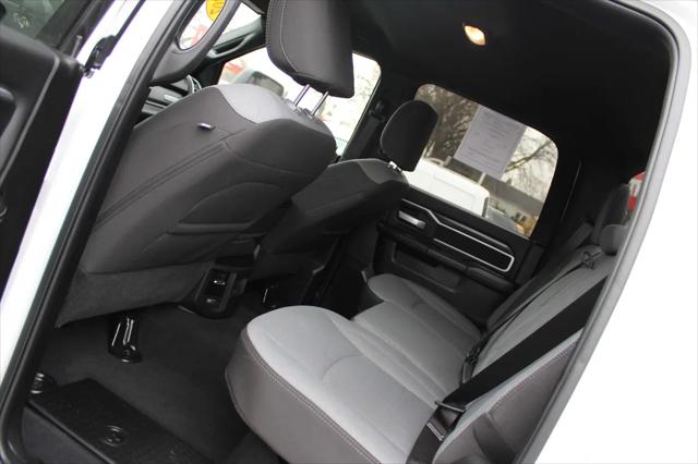 2024 Ram 3500 Big Horn Crew Cab 4x4 8' Box