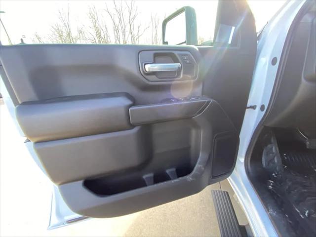2026 GMC Sierra 2500HD Crew Cab, Standard Bed, Pro, 4WD