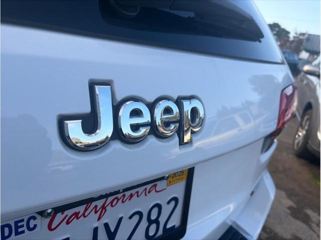2017 Jeep Grand Cherokee Overland 4x2
