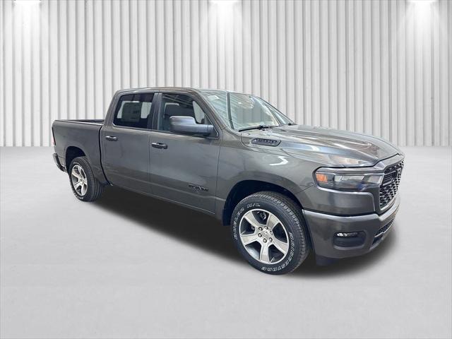 2026 RAM Ram 1500 RAM 1500 EXPRESS CREW CAB 4X4 57 BOX