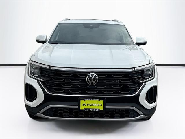 2026 Volkswagen Atlas Cross Sport SE with Technology