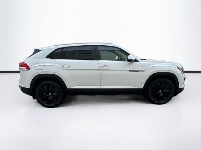 2026 Volkswagen Atlas Cross Sport SE with Technology