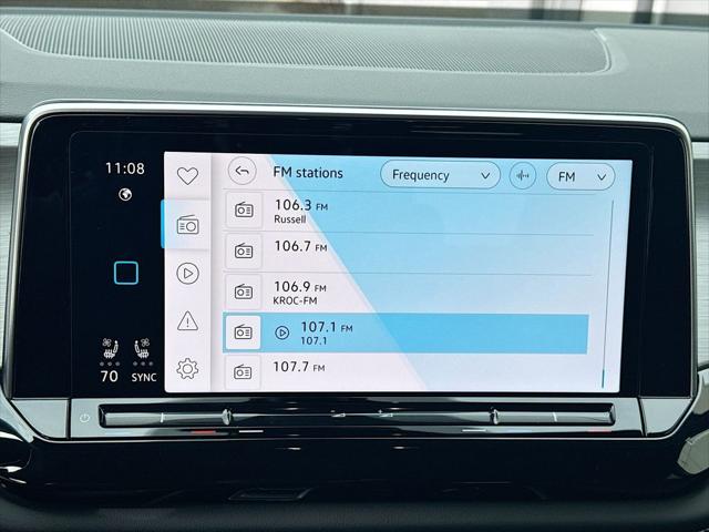 2026 Volkswagen Atlas Cross Sport SE with Technology