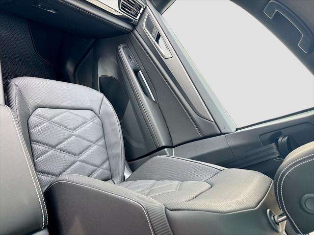 2026 Volkswagen Atlas Cross Sport SE with Technology