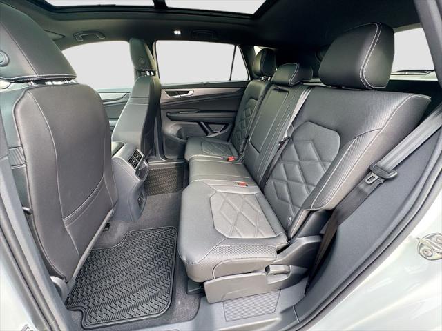 2026 Volkswagen Atlas Cross Sport SE with Technology