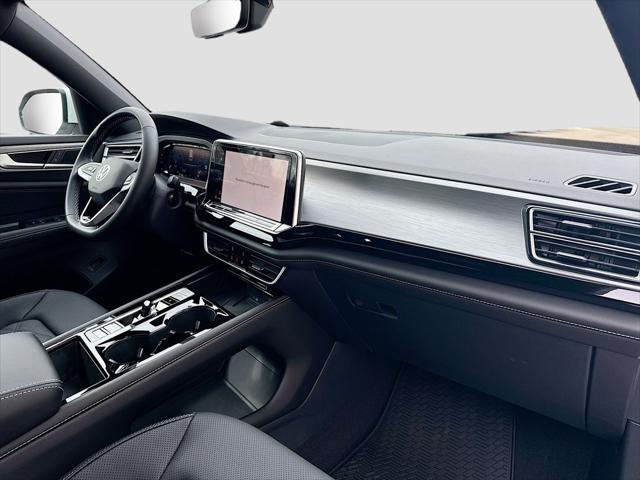2026 Volkswagen Atlas Cross Sport SE with Technology