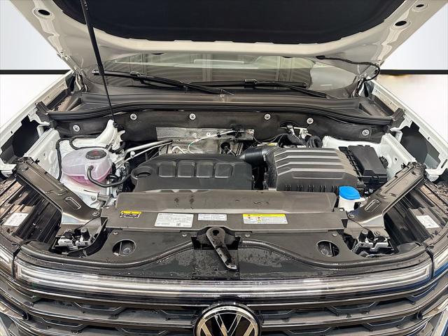 2026 Volkswagen Atlas Cross Sport SE with Technology