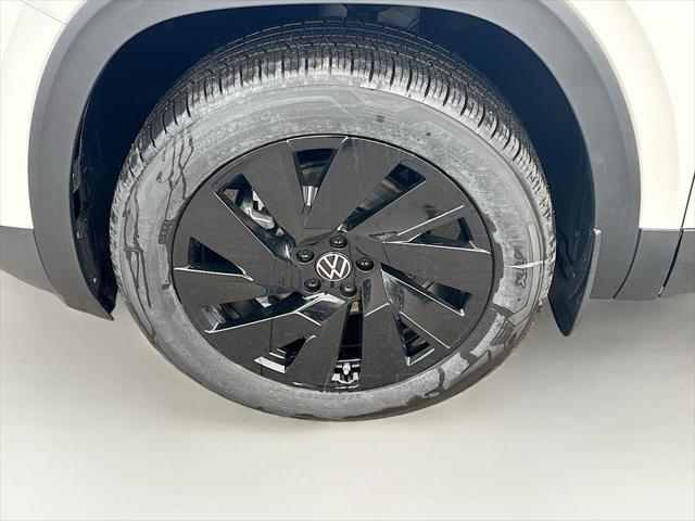 2026 Volkswagen Atlas Cross Sport SE with Technology