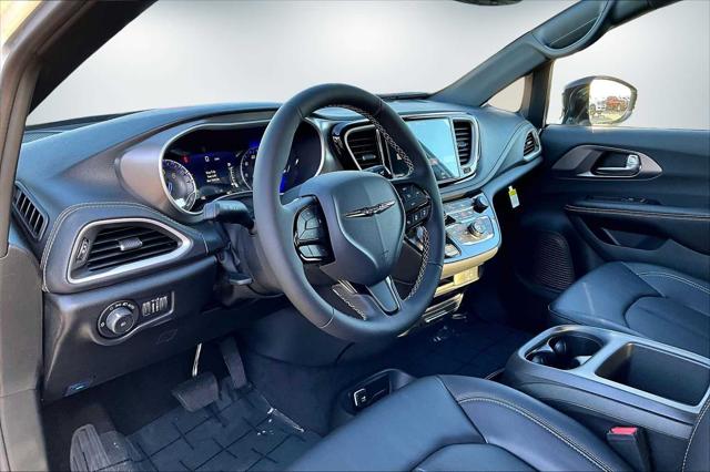 2026 Chrysler Pacifica Select AWD