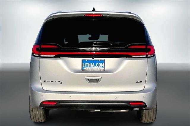 2026 Chrysler Pacifica Select AWD