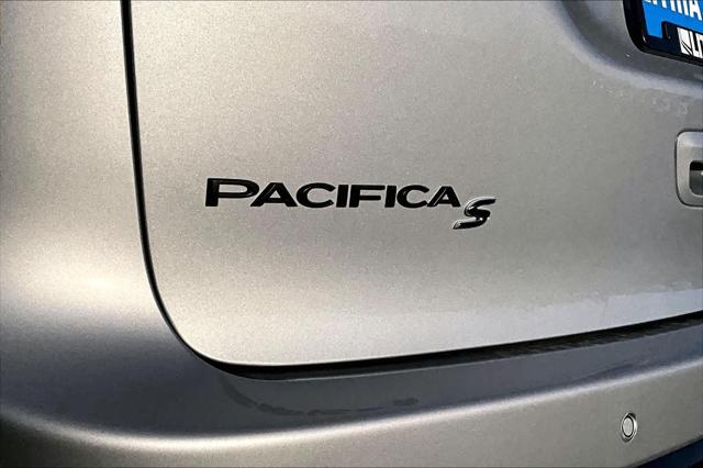 2026 Chrysler Pacifica Select AWD