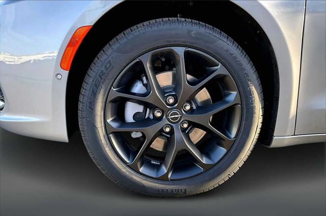 2026 Chrysler Pacifica Select AWD
